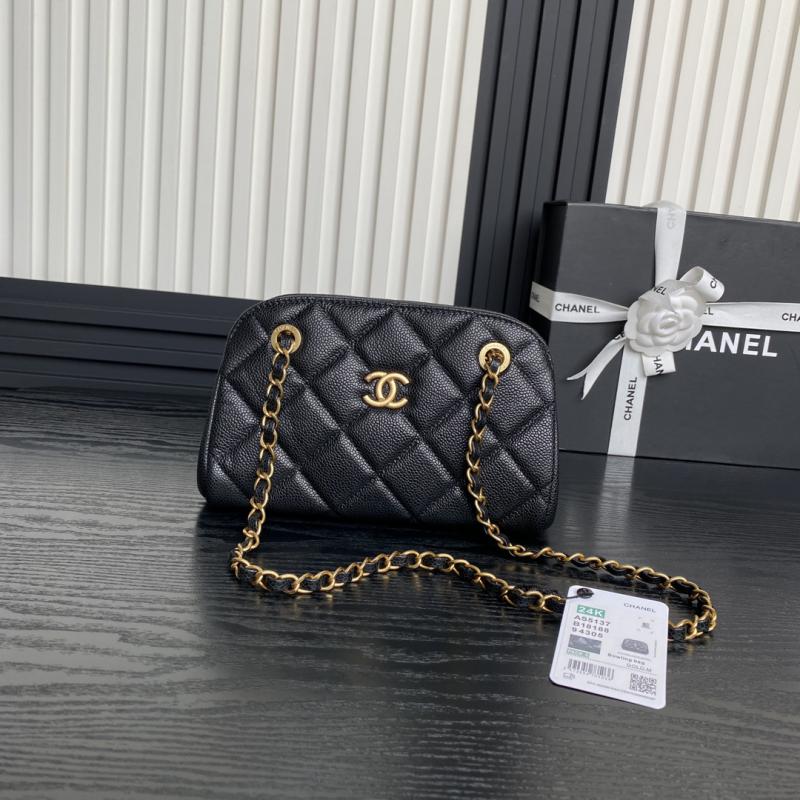 Small Chanel Grained Calfskin Shoulder Bag AS5137