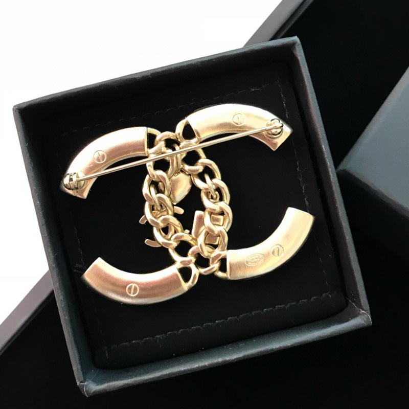 Chanel Brooch CBR102901