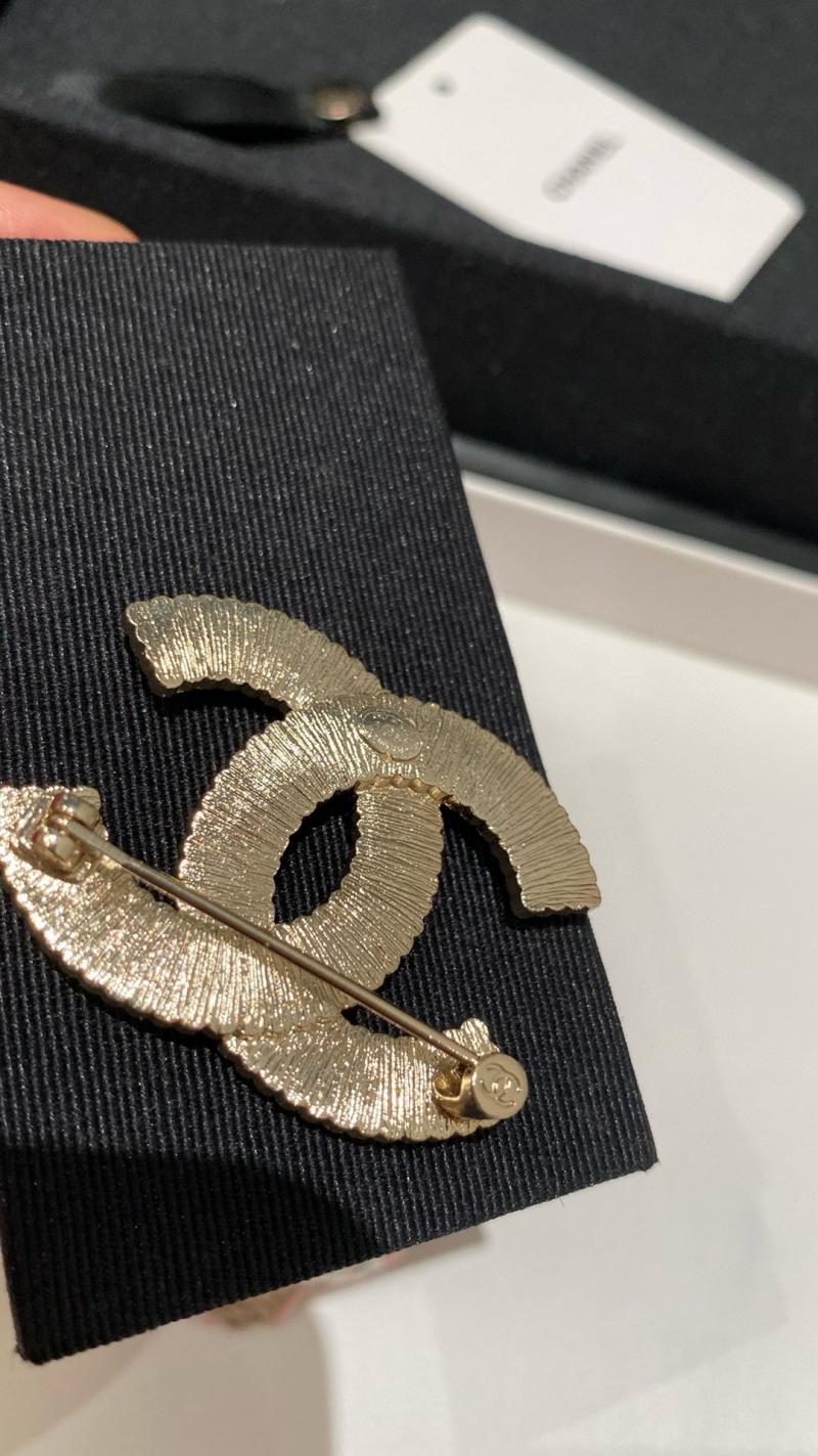 Chanel Brooch CBR102904