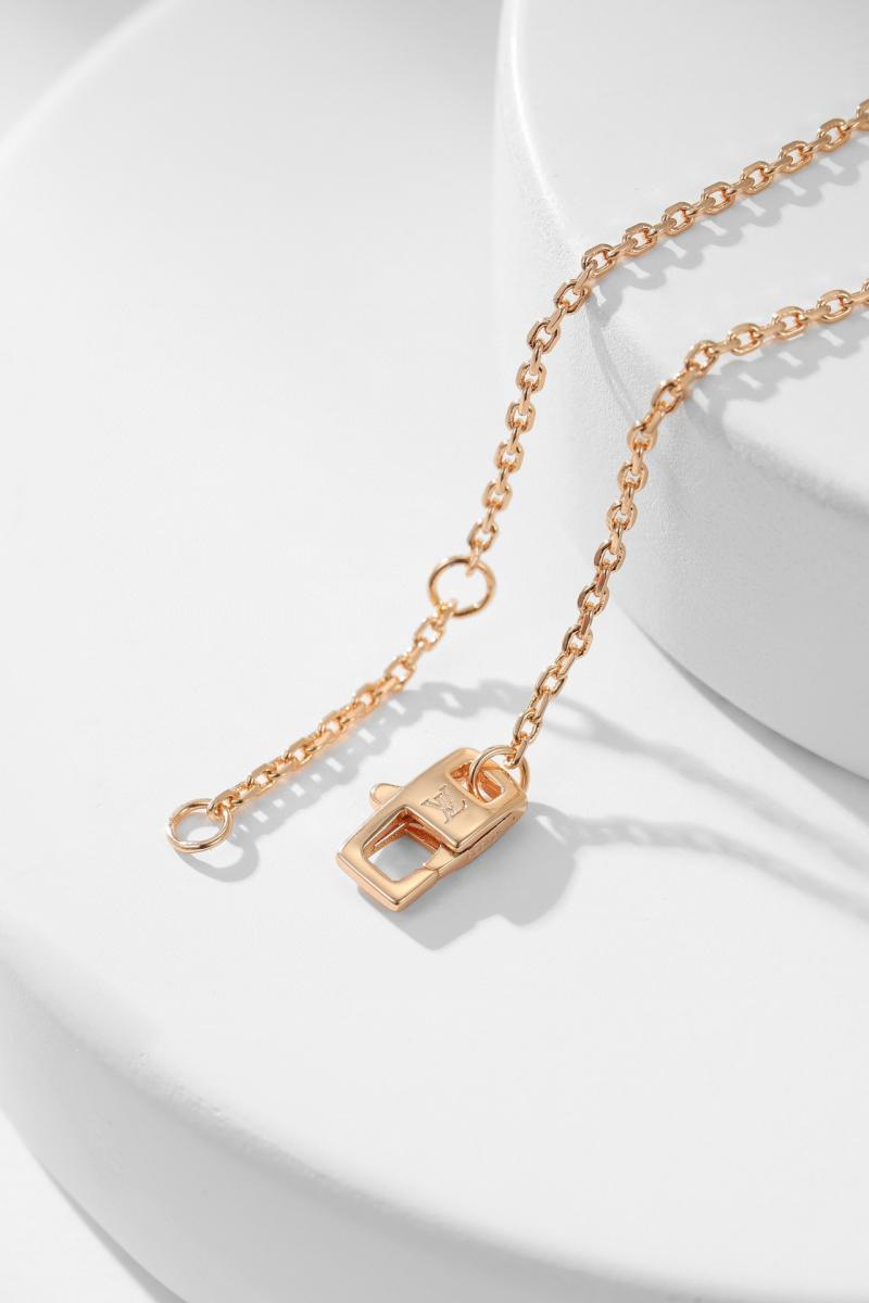 Louis Vuitton Necklace LN102401