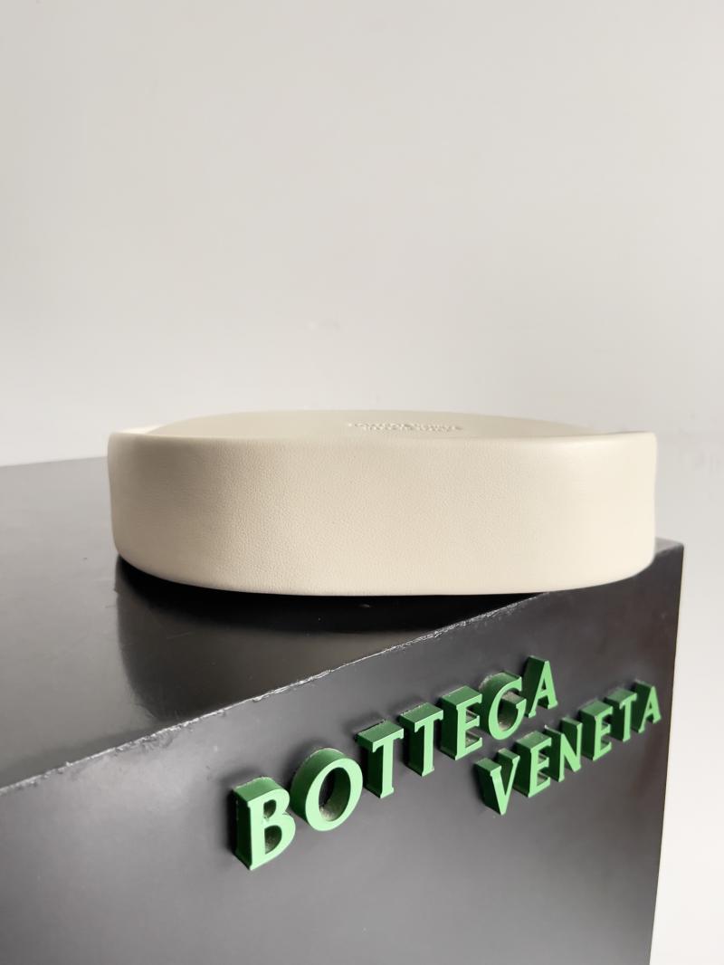 Bottega Veneta Hula Hoop 794902 Sea salt