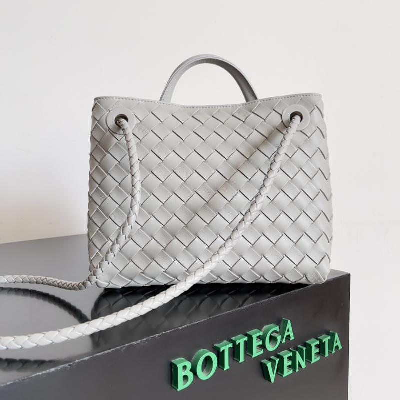 Bottega Veneta Small Andiamo Tote Bag Sterling B743568