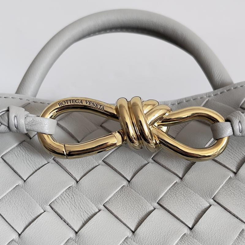 Bottega Veneta Small Andiamo Tote Bag Sterling B743568