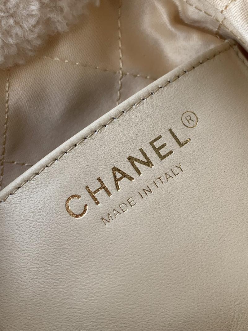 Chanel 22 Mini shearling lambskin Handbag AS3980