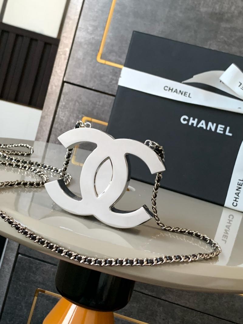 Chanel Logo Purse A54951 Silver