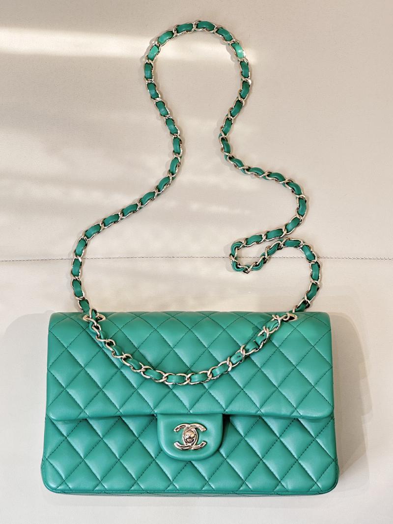 Medium Chanel Lambskin Flap Bag A01112 Green