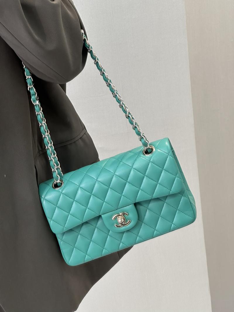 Medium Chanel Lambskin Flap Bag A01112 Green