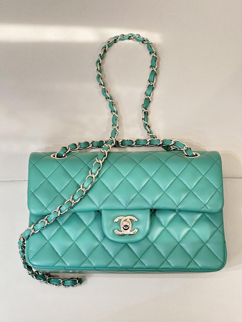 Small Chanel Lambskin Flap Bag A01117 Green