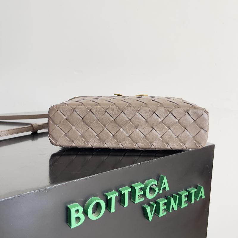 Bottega Veneta Bang Bang Vanity Case Pinecone B789109