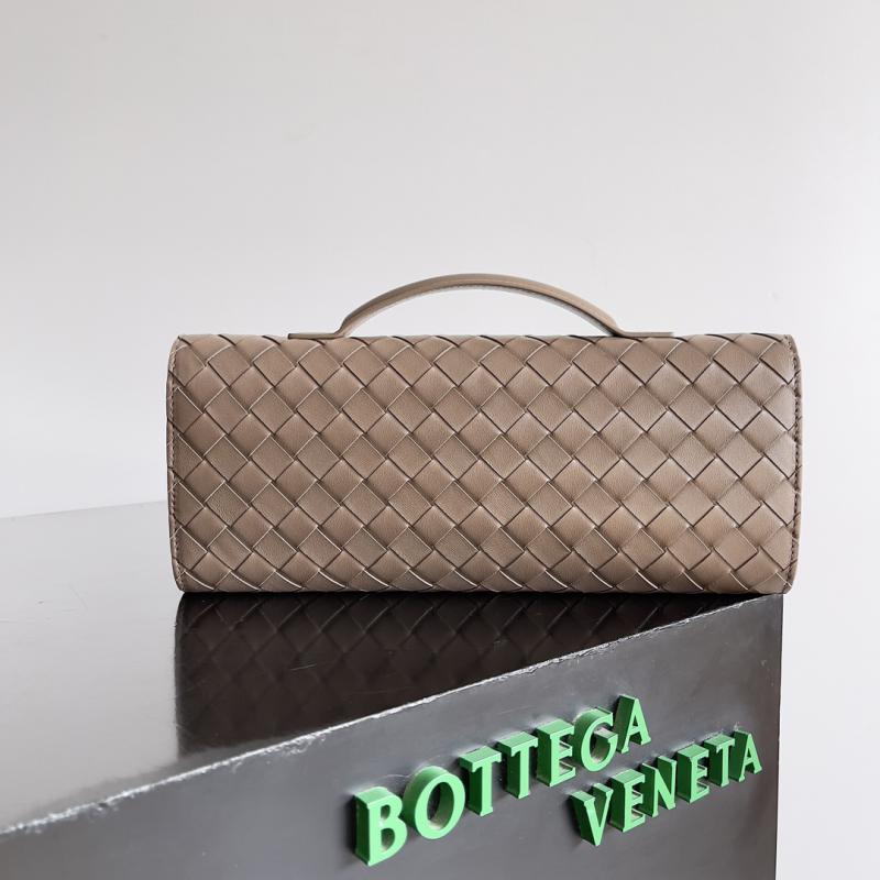 Bottega Veneta Long Clutch Andiamo Pinecone 741511