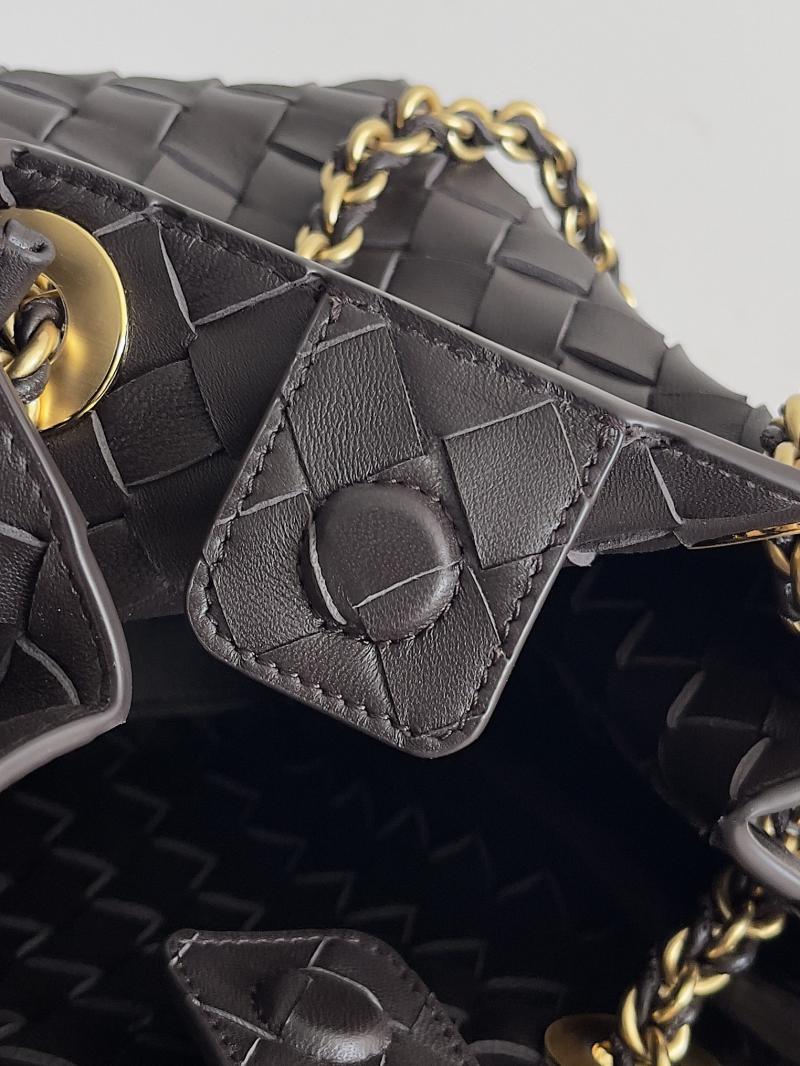 Bottega Veneta Small Parachute Chain 817175 Fondant