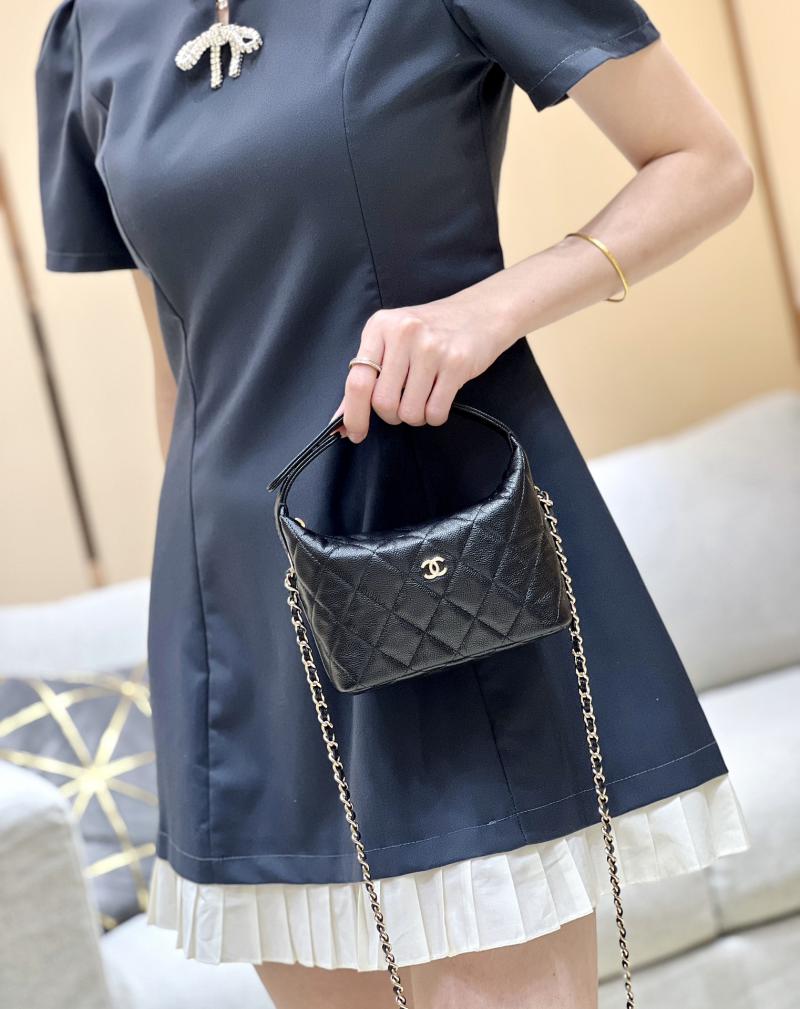 Chanel Clutch with Chain AP4386 Black