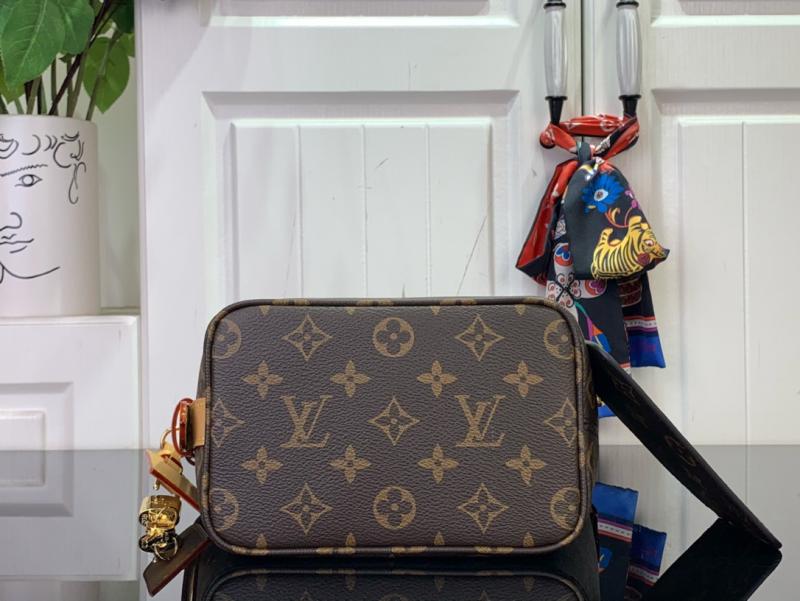 Louis Vuitton ALL iN BB Bucket Bag M12925