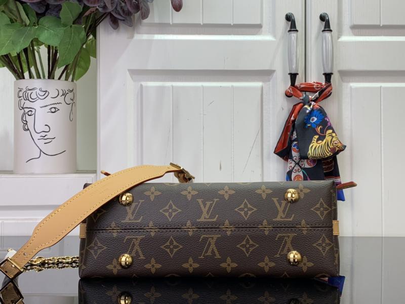 Louis Vuitton Carryall BB M13014