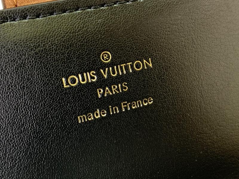 Louis Vuitton Sarah Wallet M46645