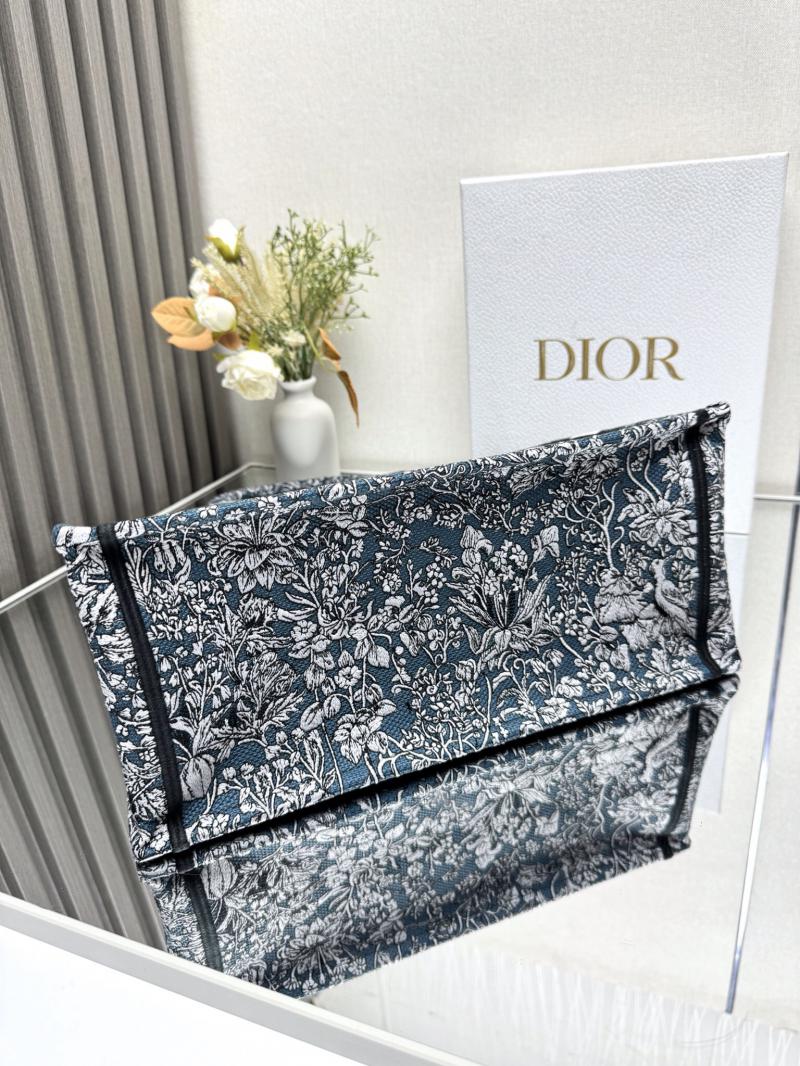 Medium Dior Book Tote M128601