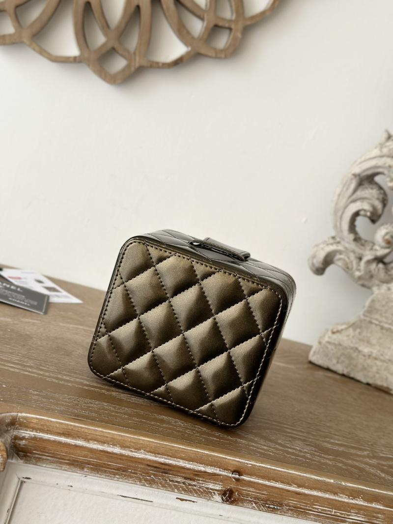 Small Chanel Vintage Vanity Case AS2227 Green