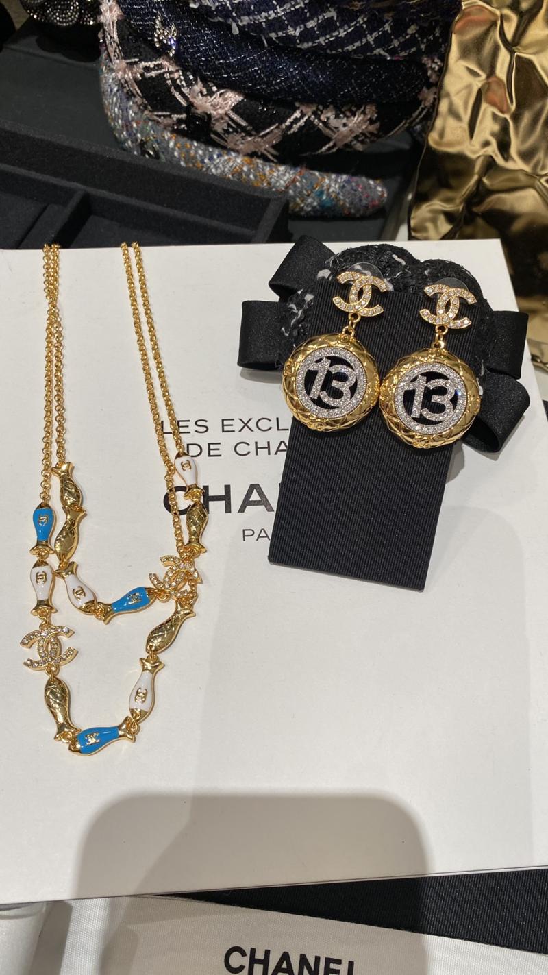 Chanel Earrings CE010210