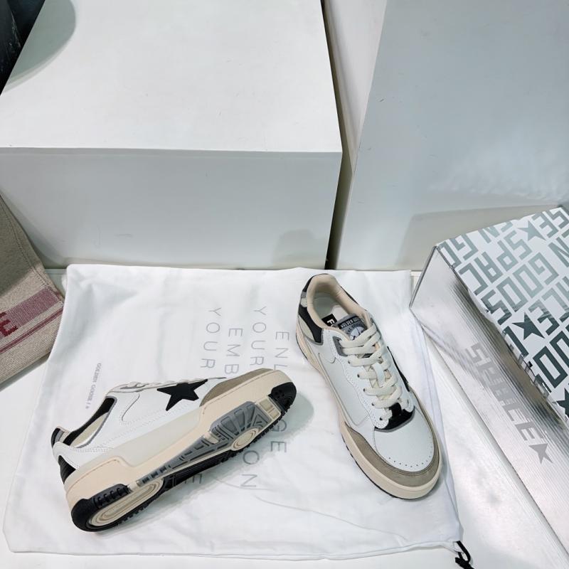 Golden Goose Sneakers SGS122403