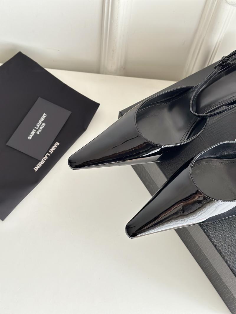 Saint Laurent Pumps SCP122101