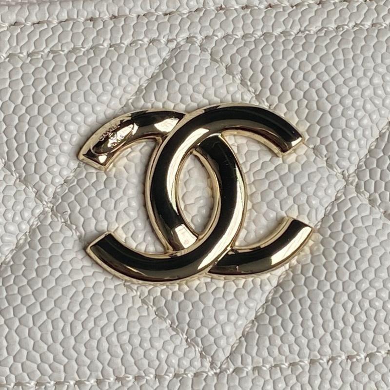 Chanel Long Vanity with Chain White AP4407